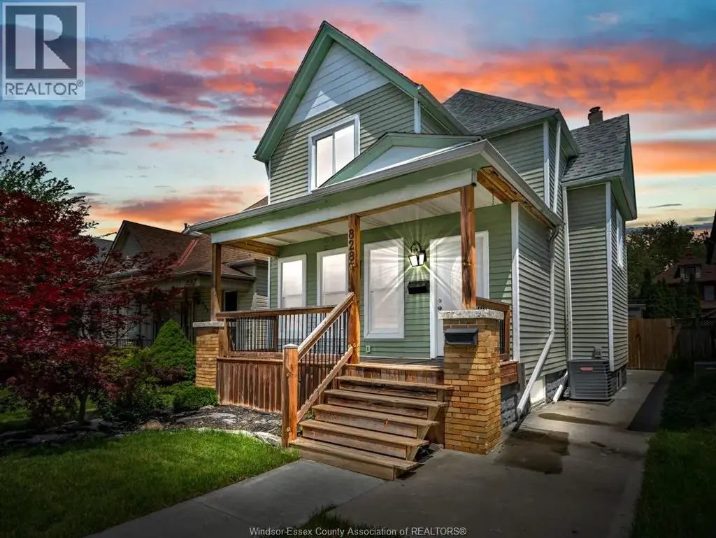828 Lincoln, Windsor